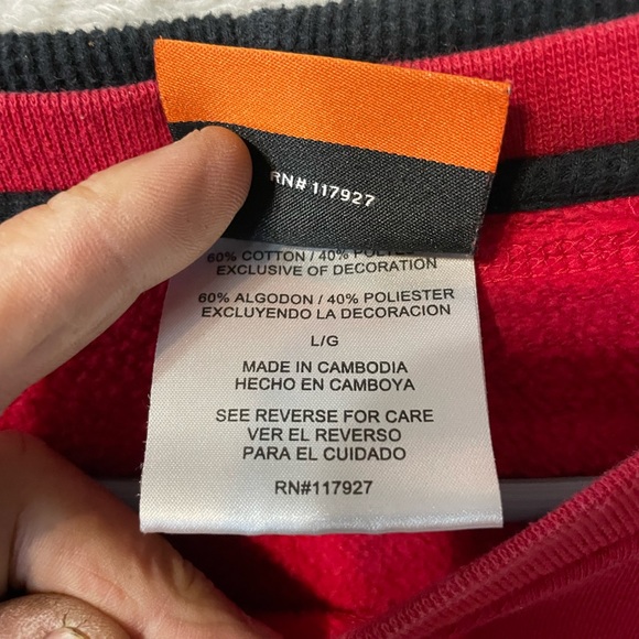 Men’s Sweater - Picture 2 of 4